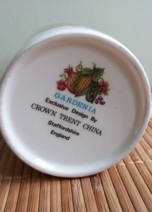 Mug Anglais en porcelaine fine Crown Trent China" Gardénia", brand: ENGLAND, condition: Very good, €5.00, €5.95 includes Buyer Protection