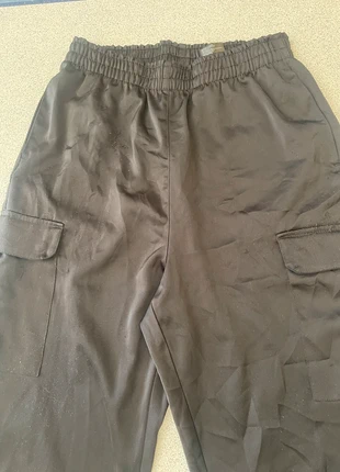 Pantalon Cargo Satin Noir, marque: H&M, état: Bon état, taille: L / 40 / 12, 5,00 €, 5,95 € Protection acheteurs incluse