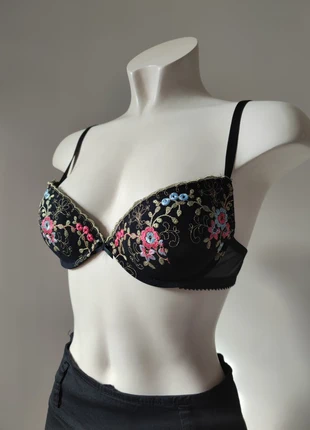 Black bra , flower design, brand: yamamay, condizioni: Ottime, taglia: 75B | IT 2B, €6.00, €7.00 include la Protezione acquisti