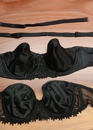 2 reggiseni neri con ferretto tg 3 senza spalline, marque: Chantelle, état: Bon état, taille: 95C, 8,00 €, 9,10 € Protection acheteurs incluse