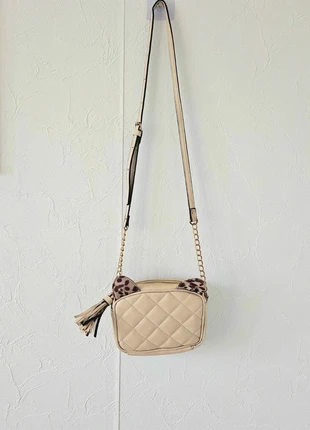 🐆 Sac bandoulière Accessorize beige matelassé oreilles léopard pompon doré Accesorize 🐆, marke: Accessorize, zustand: Sehr gut, 8,00 €, 9,10 € inklusive Vinted-Käuferschutz