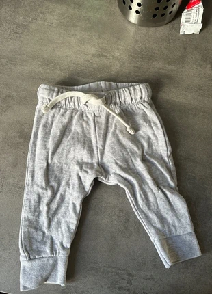 Broekje, marca: Hema, estado: Muy bueno, tamaño: 3-6 meses / 62 cm, 1,50 €, 2,28 € Protección al comprador incluida