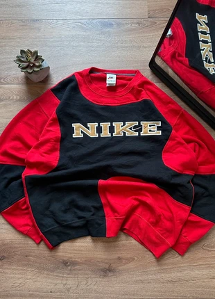 Zwart-rode Nike Rework sweater, marque: Nike, état: Très bon état, taille: XL, 45,00 €, 47,95 € Protection acheteurs incluse