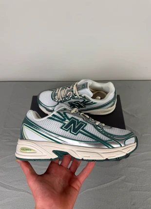 Taille 42 / New Balance 740 Vert, marca: New Balance, estado: Muito bom, tamanho: 42, €69.90, €74.10 inclui Proteção do Comprador