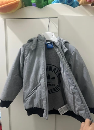 Giubbotto Adidas bambino 3-4 anni, marca: adidas, estado: Muito bom, tamanho: 3 anos / 98 cm, €10.00, €11.20 inclui Proteção do Comprador