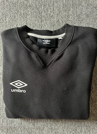 Pull Umbro noir, marque: Umbro, état: Très bon état, taille: S, 10,00 €, 11,20 € Protection acheteurs incluse