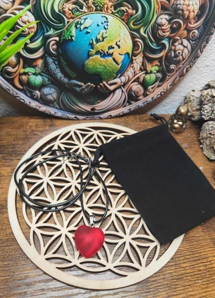 Collier avec pendentif coeur en cristal rouge, marque: le palais de la mode, état: Neuf avec étiquette, 3,00 €, 3,85 € Protection acheteurs incluse