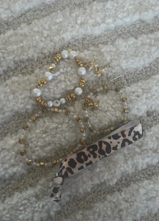 Armbandjes en oorbellen, merk: Handgemaakt, staat: Nieuw zonder prijskaartje, € 3,00, € 3,85 inclusief Kopersbescherming