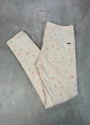 Jean IKKS imprimé fleuri pastel skinny ( Taille 28 ), brand: IKKS, condition: Very good, size: L / 40 / 12, €6.00, €7.00 includes Buyer Protection Pro