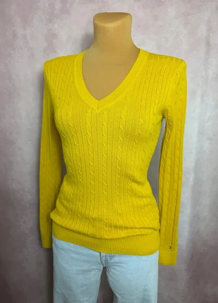 Pull col en v torsadé tressé Tommy Hilfiger jaune logo brodé sur manche | Tailles XS | pf54, merk: Tommy Hilfiger, staat: Heel goed, maat: XS / 34 / 6, € 15,95, € 17,45 inclusief Kopersbescherming Pro