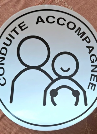 Macaron adhésif conduite accompagnée 15cm, merk: JSP, staat: Nieuw zonder prijskaartje, € 1,00, € 1,75 inclusief Kopersbescherming