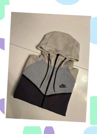 Veste Nike Tech – Beige / Gris / Bleu – Taille M – Très bon état (9/10), marque: Nike, état: Très bon état, taille: M, 32,00 €, 34,30 € Protection acheteurs incluse
