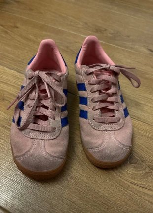 Children’s Adidas Gazelle Pink/purple 10k, brand: adidas, condition: Satisfactory, size: 10 child | EU 28, £4.00, £4.62 includes Buyer Protection
