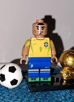 Ronaldo “Il Fenomeno” Versione Brick con Maglia del Brasile!, zustand: Neu, größe: Einheitsgröße, 3,99 €, 4,89 € inklusive Vinted-Käuferschutz