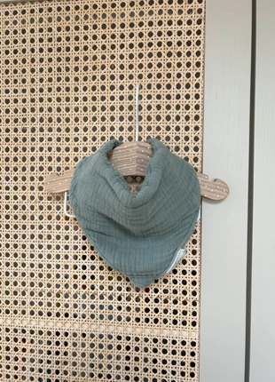 Bouchara - bavoir vert sauge, marque: Bouchara, état: Très bon état, 2,00 €, 2,80 € Protection acheteurs incluse