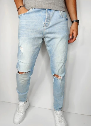 Jean Zara bleu clair troué T.44, marque: Zara, état: Très bon état, taille: XL, 15,00 €, 16,45 € Protection acheteurs (Pro) incluse