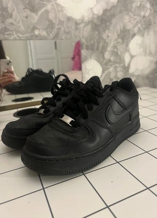 Airforce noir, marca: Nike, estado: Bom, tamanho: 37.5, €18.00, €19.60 inclui Proteção do Comprador