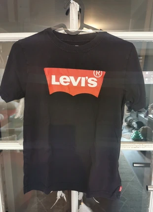 Tshirt noir, marque: Levi's, état: Très bon état, taille: 12 ans / 152 cm, 8,00 €, 9,10 € Protection acheteurs incluse