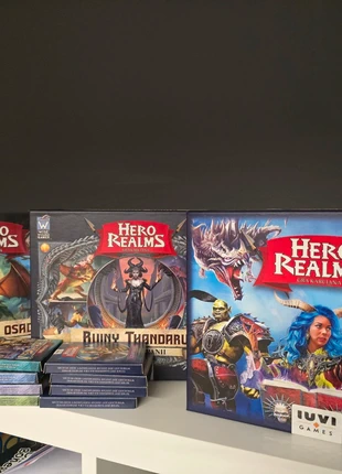 Hero Realms board game card deckbuilding polish, marque: iuvi games, état: Très bon état, 80,00 €, 84,70 € Protection acheteurs incluse