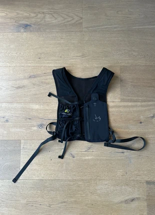 Hardloopvest, merk: Nevo Rhino, staat: Goed, € 25,00, € 26,95 inclusief Kopersbescherming