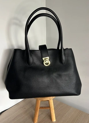 Sac à main noir Ted Lapidus femme – Élégant, cuir grainé, anses rigides, finition dorée, marque: Ted Lapidus, état: Très bon état, 29,99 €, 32,19 € Protection acheteurs incluse