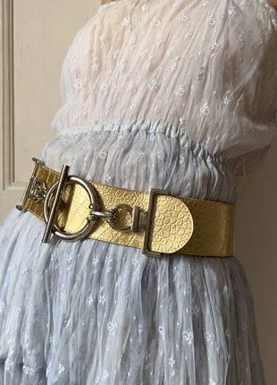 Vintage 80s gold leather space age round buckle wide belt, marque: Vintage Dressing, état: Très bon état, taille: 85 cm, 50,00 €, 53,20 € Protection acheteurs incluse