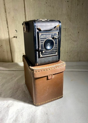 Appareil photo vintage, marque: Lumiere, état: Bon état, 18,00 €, 19,60 € Protection acheteurs incluse