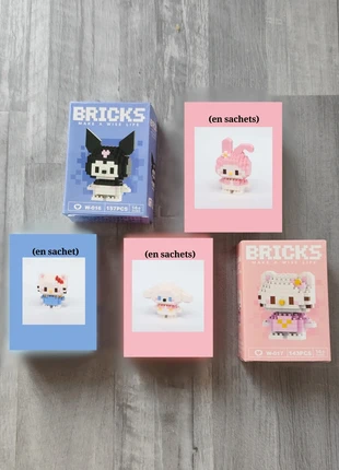 🌸 Lot Sanrio en micro-blocs : Hello Kitty rose, Hello Kitty bleu, Kuromi, My Melody & Cinnamoroll 🐾, marca: Nanoblock, estado: Novo com etiquetas, tamanho: Tamanho único, €25.00, €26.95 inclui Proteção do Comprador