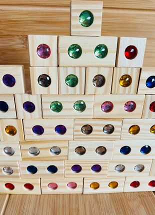 Houten blokken met edelstenen - 32 stuks | Educatief montessori speelgoed vanaf 3 jaar, marque: Montessori, état: Neuf sans étiquette, taille: 3 ans / 98 cm, 28,95 €, 31,10 € Protection acheteurs (Pro) incluse