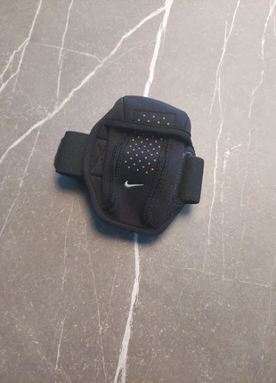 Nike armband hardlopen, merk: Nike, staat: Nieuw zonder prijskaartje, € 5,00, € 5,95 inclusief Kopersbescherming
