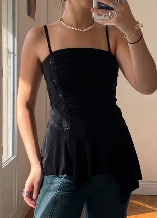 Top asymétrique volant bretelle et dentelle perlé brillant, brand: Vintage Dressing, condition: Very good, size: XS / 34 / 6, €13.00, €14.35 includes Buyer Protection