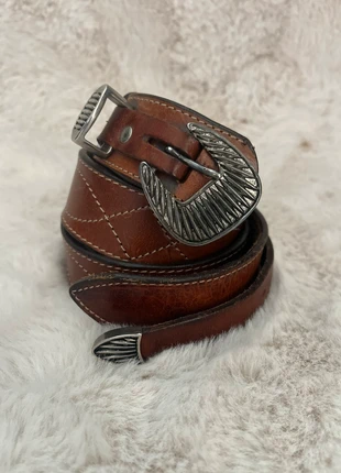 Ceinture Vintage Y2K Style Cowboy / Motard – Cuir Véritable, Super État, Look Rétro Années 2000, marca: Vintage Dressing, estado: Muito bom, tamanho: 70 cm, €15.00, €16.45 inclui Proteção do Comprador