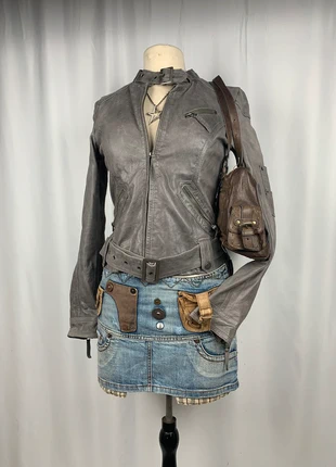 Vintage y2k leather biker cropped fitted zip up multi pocket jacket, marke: Vintage Dressing, zustand: Sehr gut, größe: M / 38 / 10, 54,90 €, 58,35 € inklusive Vinted-Käuferschutz