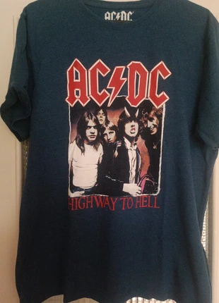 Tee shirt, marque: AC/DC, état: Très bon état, taille: L, 8,00 €, 9,10 € Protection acheteurs incluse