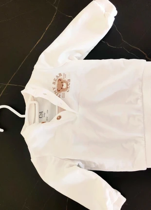 Petite tenue C&A, merk: C&A, staat: Heel goed, maat: 1-3 maanden / 56 cm, € 5,00, € 5,95 inclusief Kopersbescherming