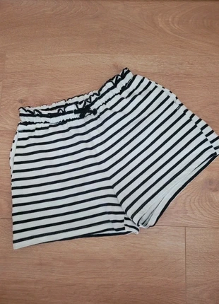 Short fille H&M 12-13 ans, marque: H&M, état: Neuf sans étiquette, taille: 12 ans / 152 cm, 5,00 €, 5,95 € Protection acheteurs incluse