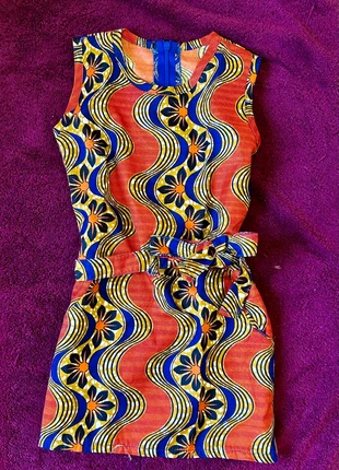 Robe droite 3 ans, staat: Goed, maat: 3 jaar / 98 cm, € 2,00, € 2,80 inclusief Kopersbescherming