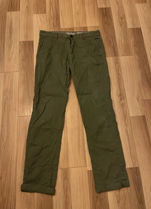dunkelgrüne Hose, marke: Giordano, zustand: Gut, größe: W32 | DE 48, 5,00 €, 5,95 € inklusive Vinted-Käuferschutz