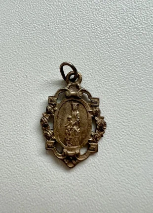 Pendentif Sainte de Notre-Dame de la Cléry vintage, condition: Good, €5.00, €5.95 includes Buyer Protection