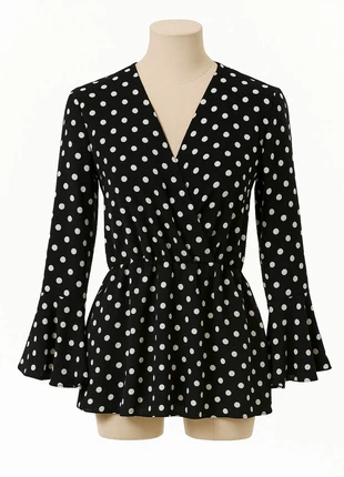 Blusa Made in Italy a Pois – Elegante e Femminile, marque: Made In Italy, état: Très bon état, taille: M / 38 / 10, 15,00 €, 16,45 € Protection acheteurs incluse