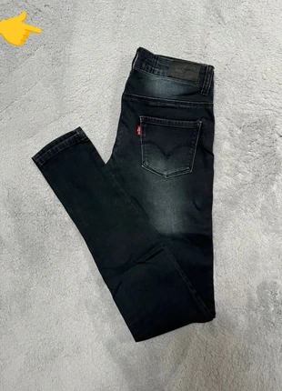 Jean Levi’s 710 Skinny noir W24L30, marke: Levi's, zustand: Sehr gut, größe: XS / 34 / 6, 22,40 €, 24,22 € beinhaltet Vinted-Käuferschutz Pro