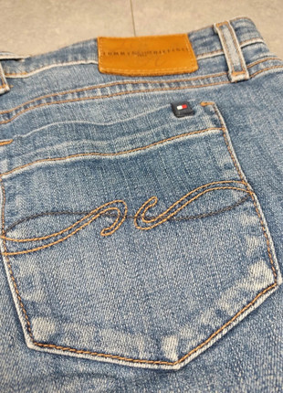 Jean denim 3/4 tommy Hilfiger taille 36, marque: Tommy Hilfiger, état: Très bon état, taille: S / 36 / 8, 20,00 €, 21,70 € Protection acheteurs (Pro) incluse