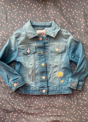 Veste en jeans claire motifs fleurs et effet râpé, brand: C&A, condition: Very good, size: 3 years / 98 cm, €5.00, €5.95 includes Buyer Protection