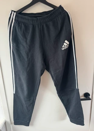 Adidas joggingbroek zwart, merk: adidas, staat: Goed, maat: M, € 4,00, € 4,90 inclusief Kopersbescherming
