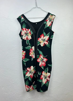 Robe Guess femme M noire à motifs floraux – parfait état, marque: GUESS, état: Très bon état, taille: M / 38 / 10, 30,00 €, 32,20 € Protection acheteurs (Pro) incluse