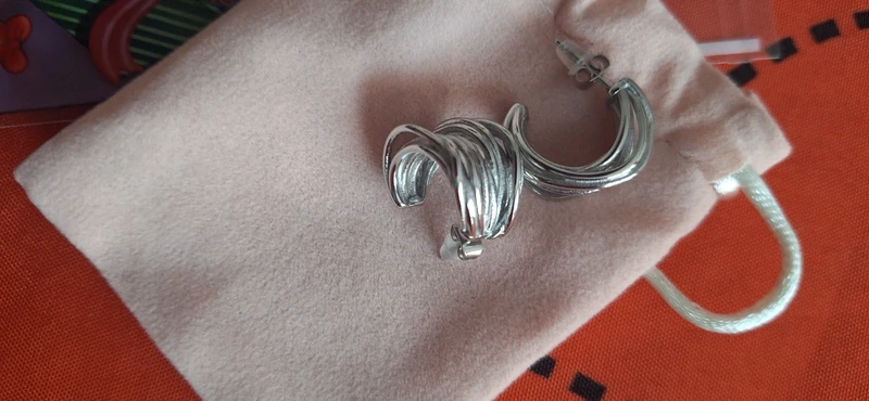 Boucles d oreille neuves - photo numéro 3
