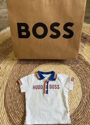 Polo Hugo boss taille 6 mois, marque: Hugo Boss, état: Très bon état, taille: 6-9 mois / 68 cm, 12,00 €, 13,30 € Protection acheteurs incluse