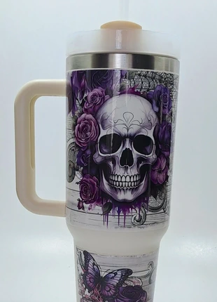 Gourde isotherme motif skull & fleurs violettes avec paille, marque: sans marque, état: Neuf sans étiquette, 39,00 €, 41,65 € Protection acheteurs incluse