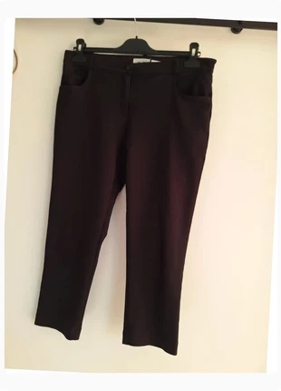 Pantalon 117 noir coupe droite femme, état: Très bon état, taille: L / 40 / 12, 5,00 €, 5,95 € Protection acheteurs (Pro) incluse