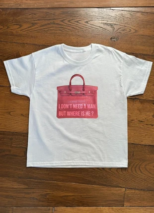 T-shirt Birkin i don’t need a man.., brand: Graphic Tee, condizioni: Nuovo con cartellino, taglia: S / IT 40 / EU 36, €25.00, €26.95 include la Protezione acquisti